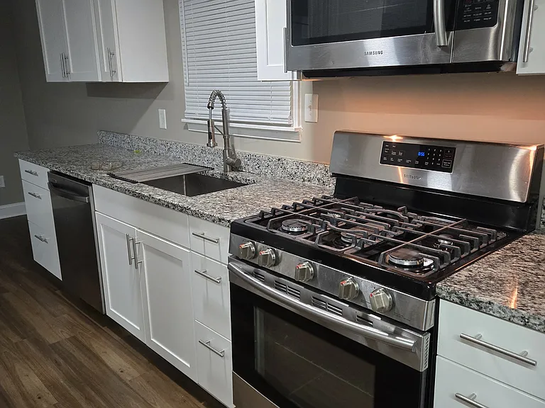 1112 Forest Hills Ave — Photo 5