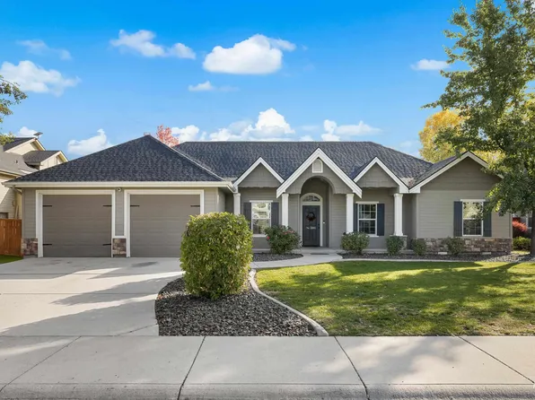 304 N Baldy Pl, Star, ID 83669