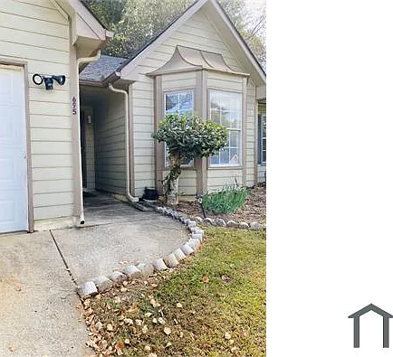 695 Paris Dr — Photo 2