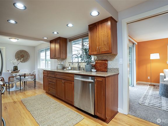 4th image of 4509 78th Avenue Ct W