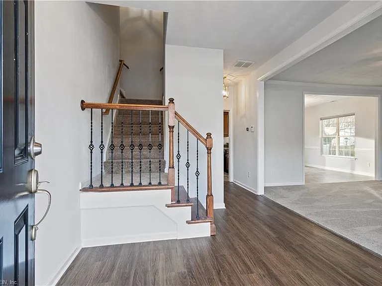 60 Manilla Ln — Photo 3