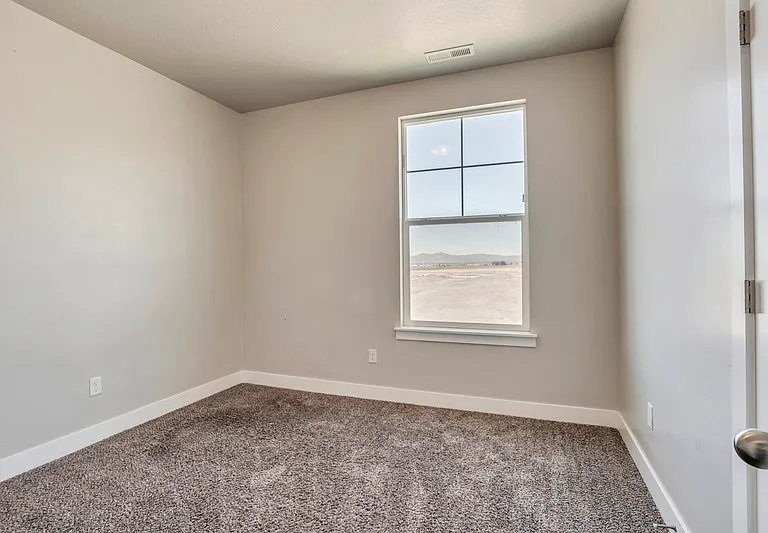 64 W Silver Springs Dr — Photo 6