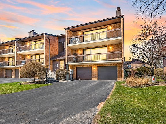 3rd image of 8150 Brookside Dr #204
