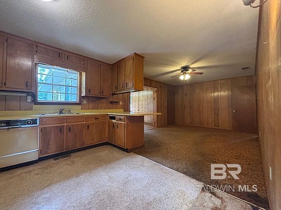 4th image of 45718 Ann Ave