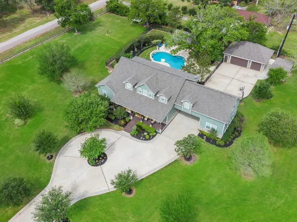 4710 Saddle Dr, Needville, TX 77461