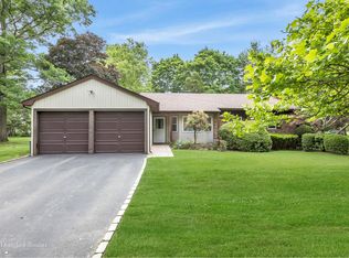2 Donde Ln, East Northport, NY 11731