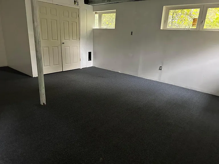 385 Riverside Dr — Photo 25