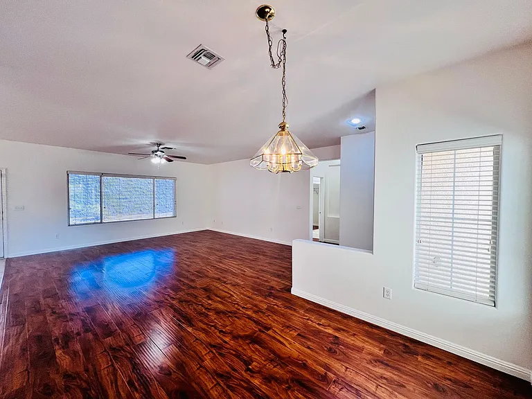 3047 Hickory Valley Rd — Photo 5
