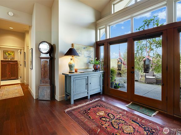 3rd image of 22843 Tranquility Place NE