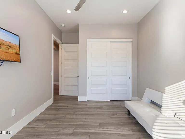 2252 E South Mountain Ave — Photo 32
