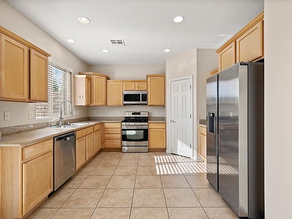 2nd image of 11833 Alava Ave