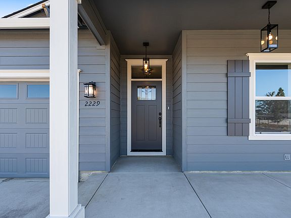 2nd image of 2229 Piazza Dr