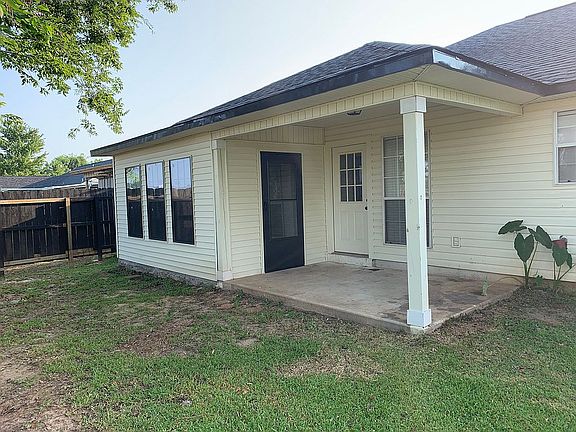 2nd image of 509 Westwind Dr