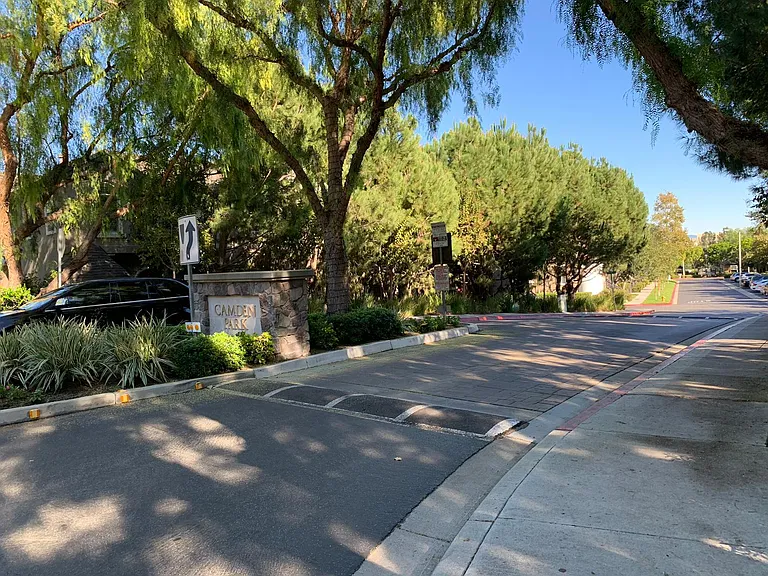 8 Warmspring Ln — Photo 3