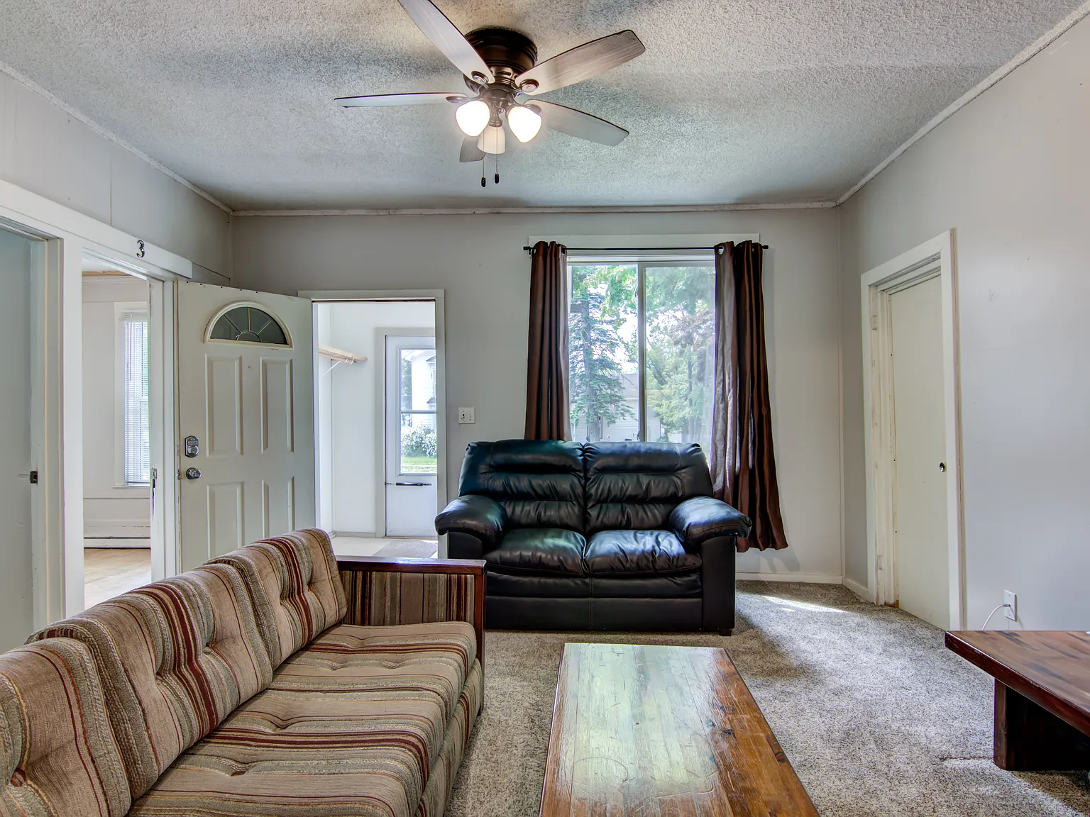 7 bed, 1500 sqft, $2,380 — Photo 4