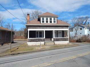 1000 Lower Demunds Rd, Dallas, PA 18612