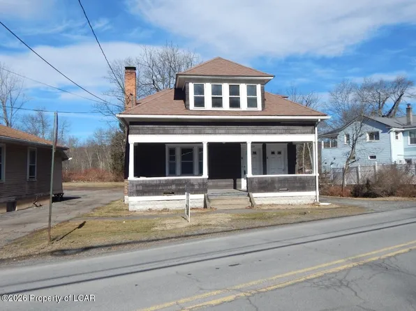 1000 Lower Demunds Rd, Dallas, PA 18612