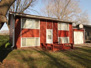 1206 Keokuk Ave, Spirit Lake, IA 51360