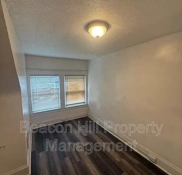 9904 North Blvd — Photo 3