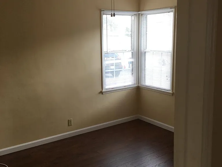2530 Termino Ave — Photo 10