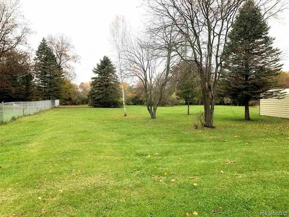 4157 Cheryl Dr, Flint, MI 48506