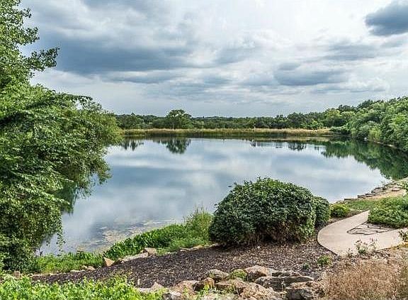 Great Fishing, walking path, canoeing, paddle boating or just re