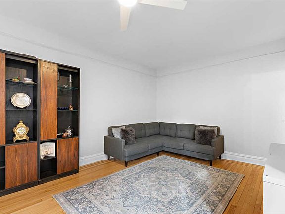5th image of 36 Duncan Ave APT E6