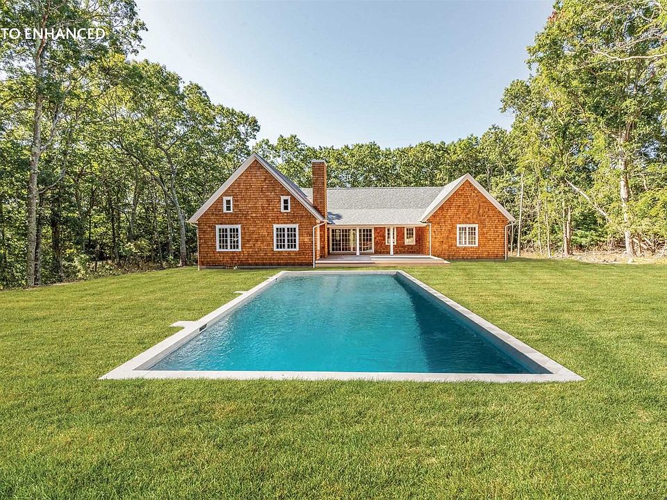 2nd image of 439 Sag Harbor Tpke
