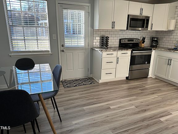 5th image of 1002 Willow Dr APT 54