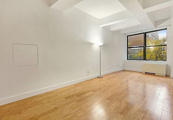 5th image of 99 John St APT 601