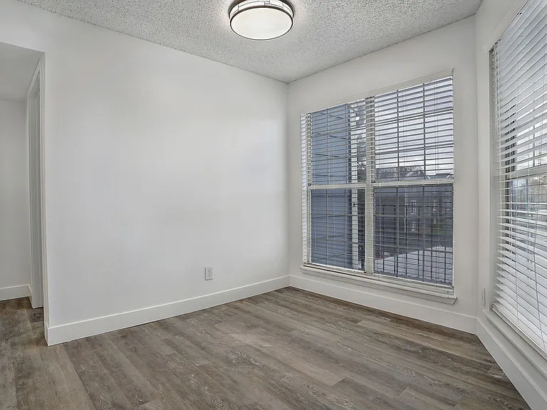 Village at Raintree — Photo 45