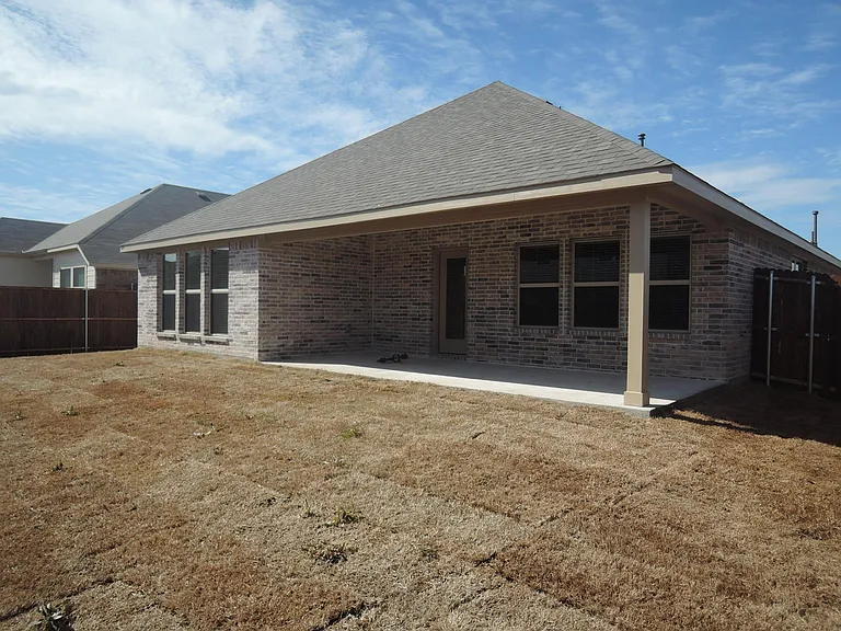 708 Newberry Ln — Photo 15