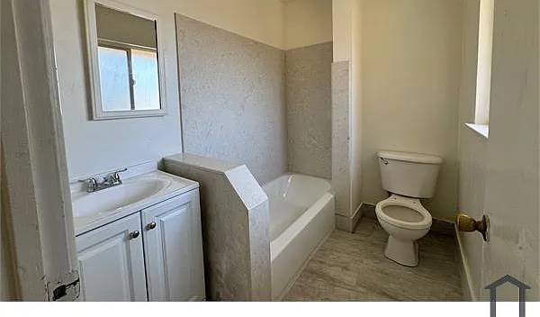 3 bed, 1290 sqft, $2,260 — Photo 3