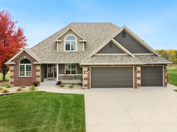 2305 W 10th Ave, Indianola, IA 50125