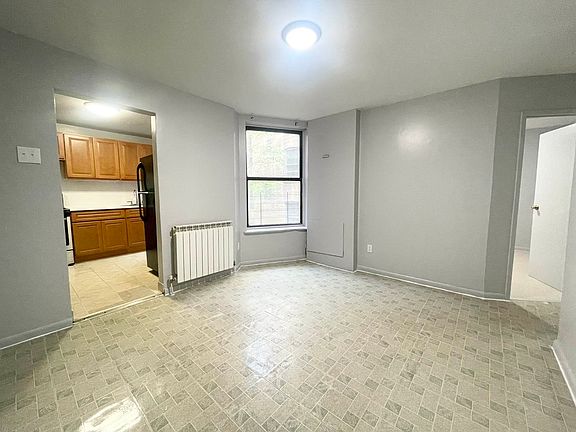 5th image of 832 42nd St APT 6