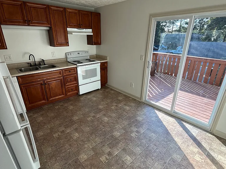 1085 Oakland Ave SE #B — Photo 12