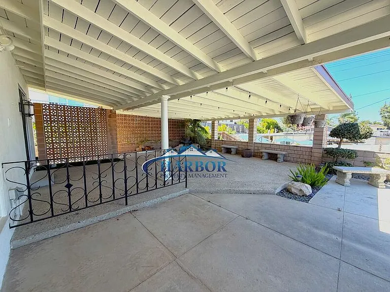 1630 Miracosta St — Photo 26