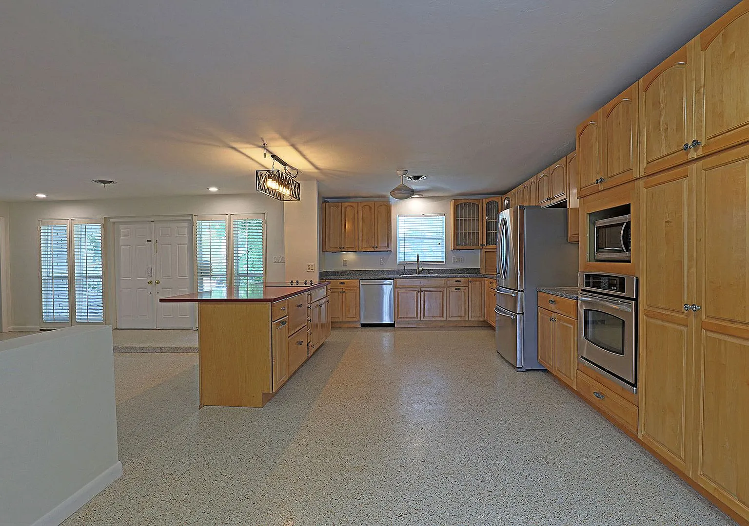 Space, Style & Freedom in a Highly Desirable Fort Myers Location — Photo 3