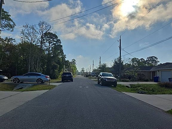 4th image of 925 Scheidel Way