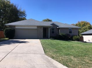2251 S Orchard Crest Ave, Springfield, MO 65807