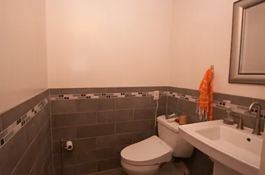 Rented by R New York