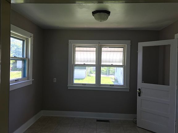 2nd image of 127 Stewart Ave S