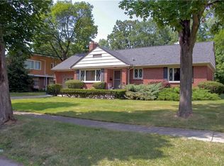 240 E Treehaven Rd, Cheektowaga, NY 14215