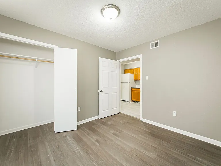 404 N Lincoln St — Photo 10