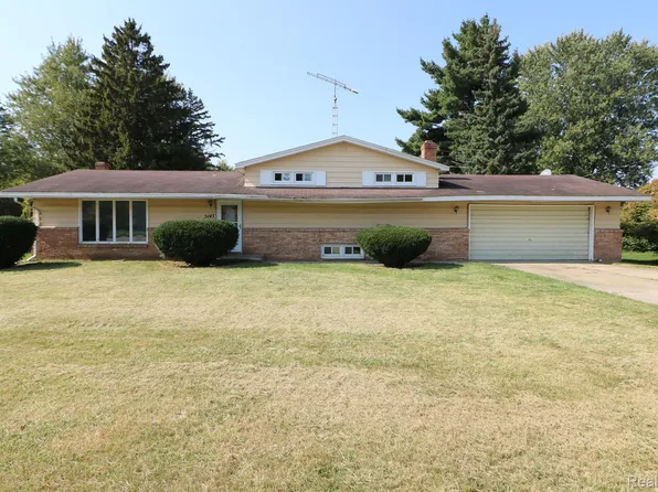 5147 N Jennings Rd, Flint, MI 48504