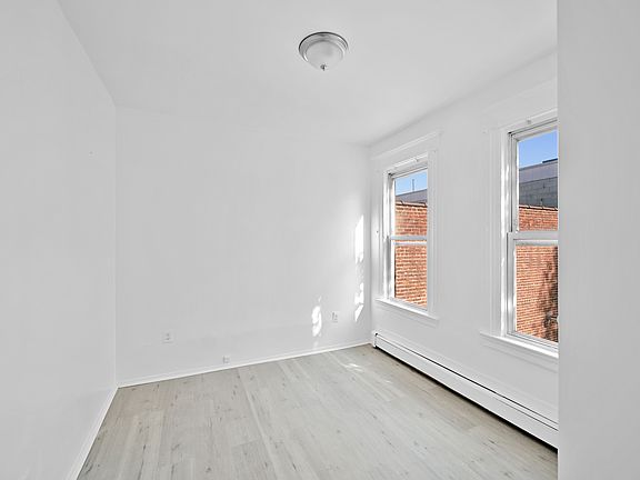 4th image of 23 Orange St Floor 2