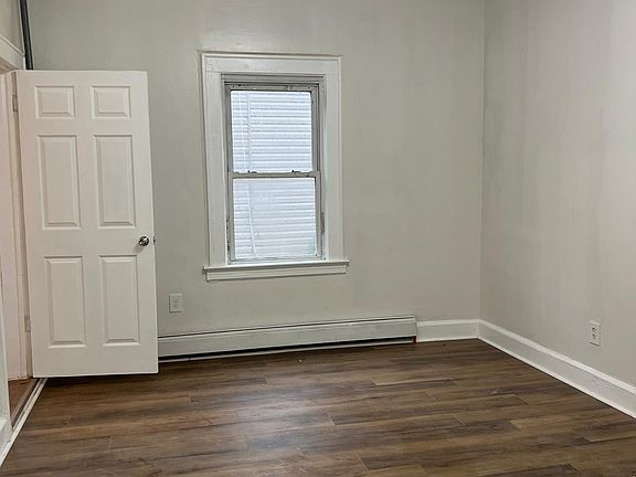 2nd image of 131 Hobson St Floor 2
