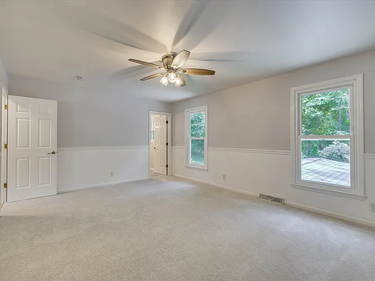 2111 Huron Dr — Photo 27