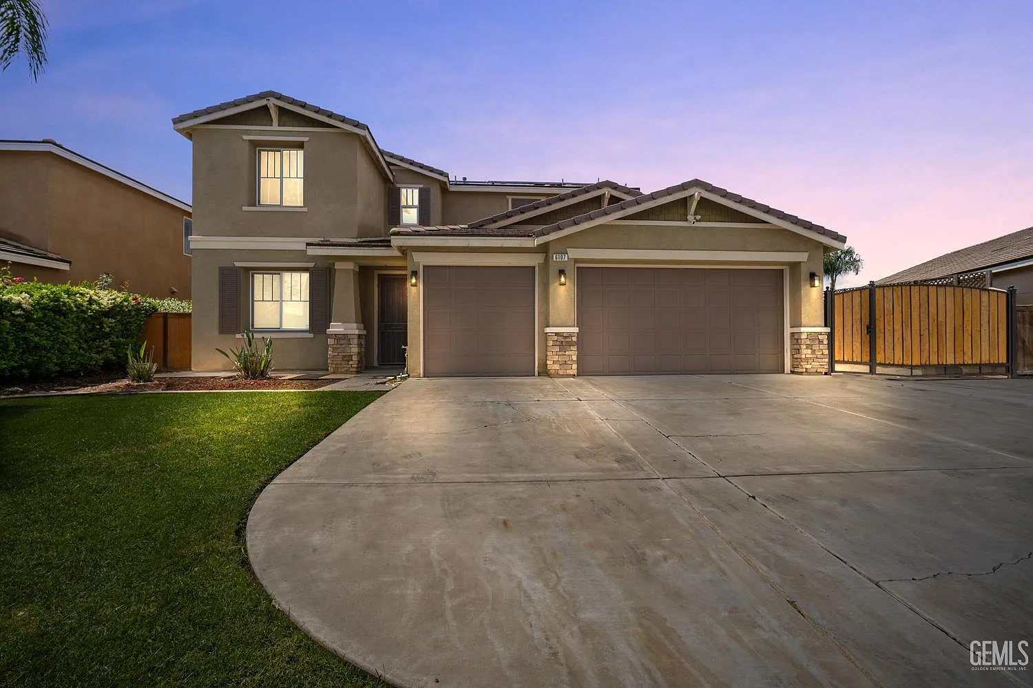 6107 Shasta Daisy Way photo 1