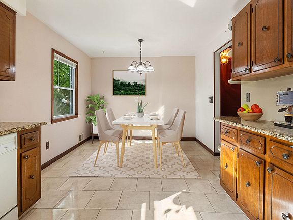 3rd image of 22 W 34th St #101
